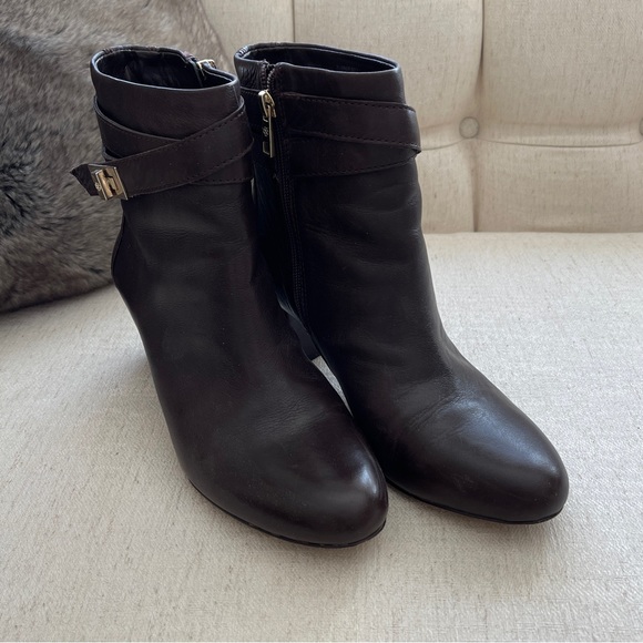 Chocolate brown Leather dress boots. Ann Taylor. Size 8 - Picture 2 of 4